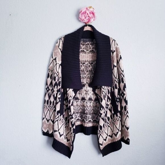 Cardigan - Picture 1 of 6